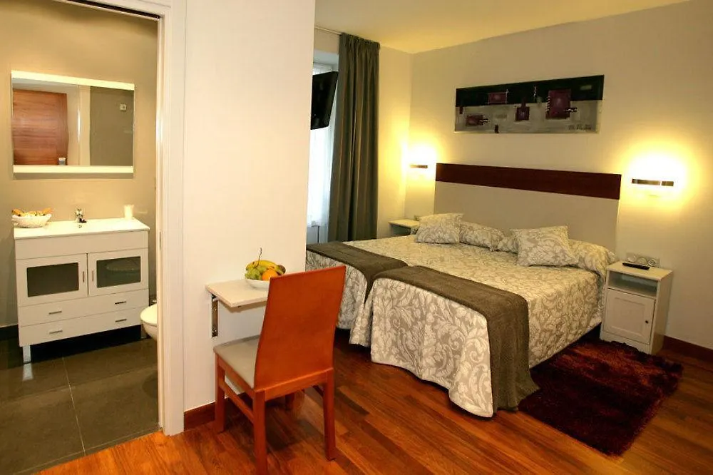 Konukevi Hostal San Sebastian Centro