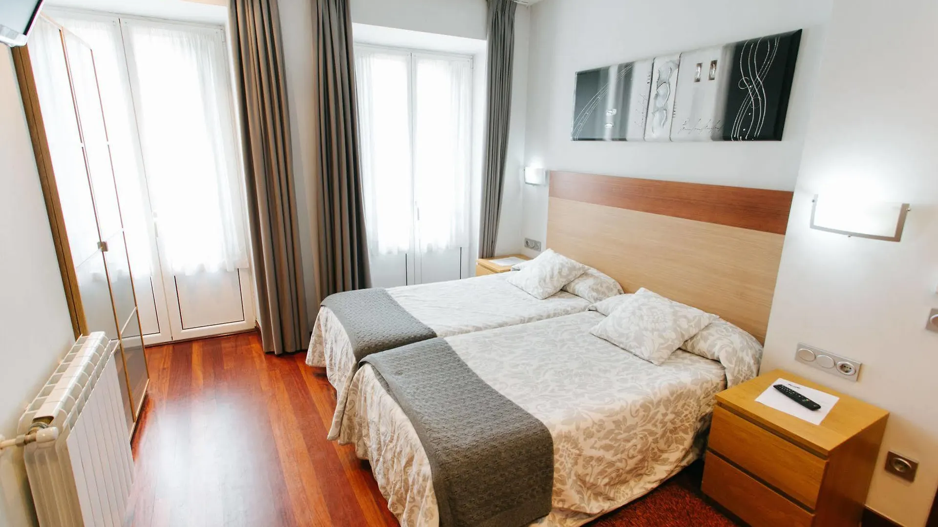 Konukevi Hostal San Sebastian Centro